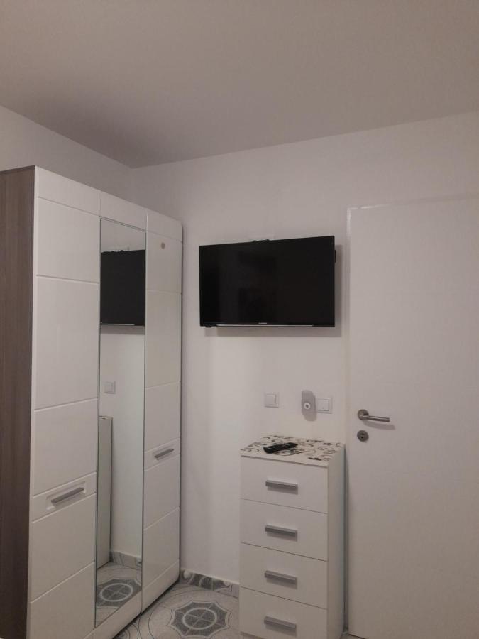 Apartments Donella Umag Exterior photo