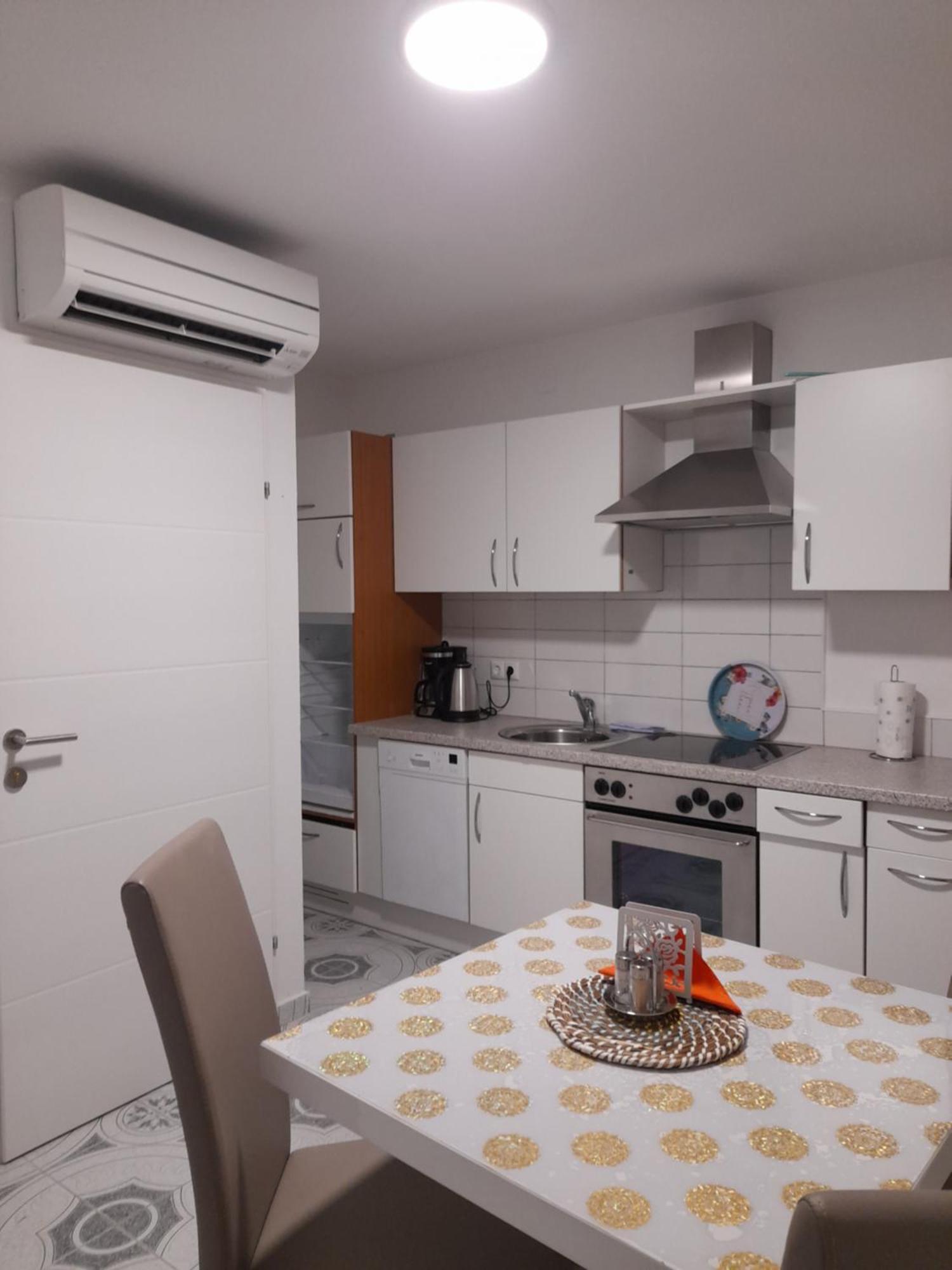 Apartments Donella Umag Exterior photo