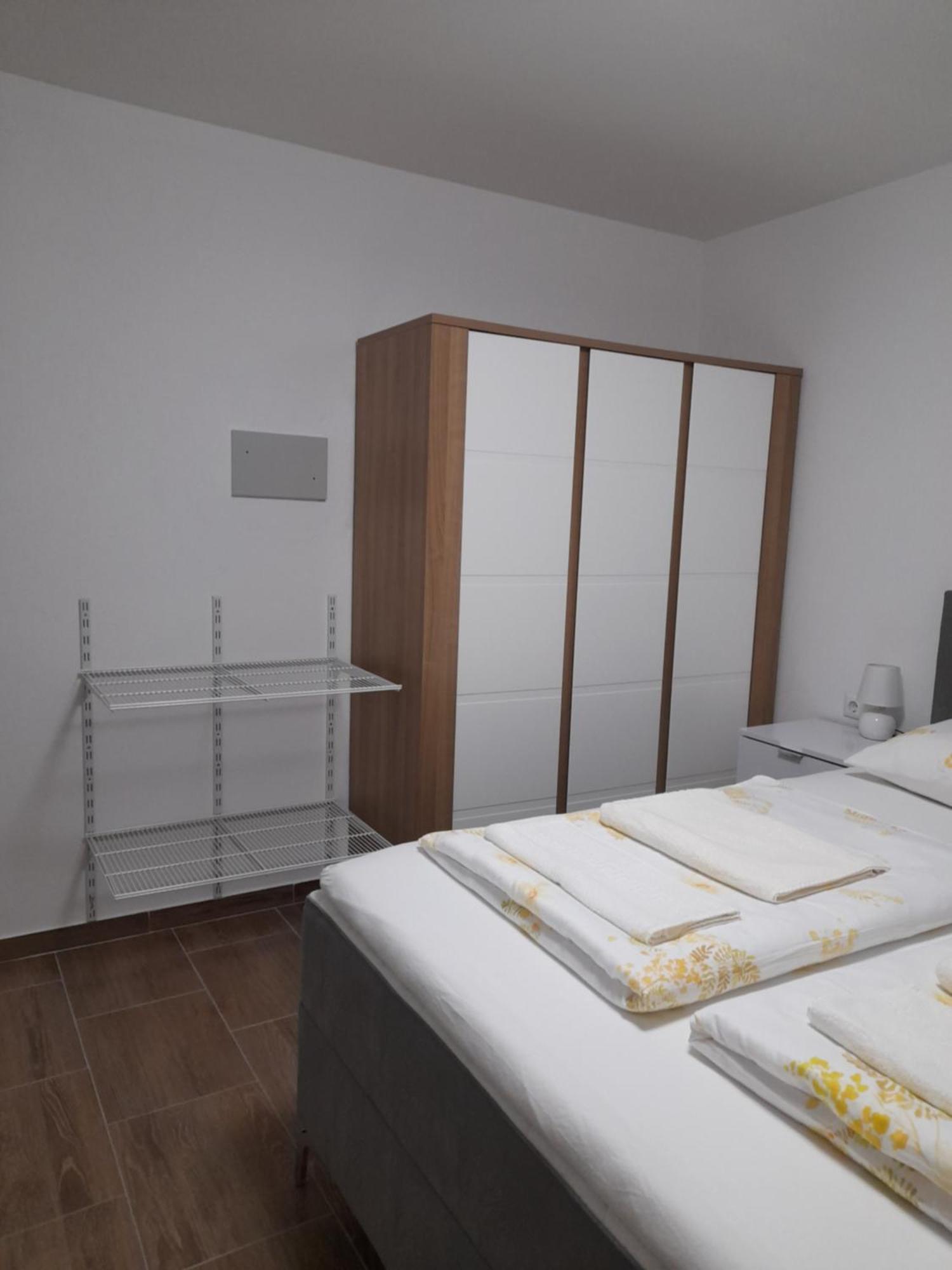 Apartments Donella Umag Exterior photo